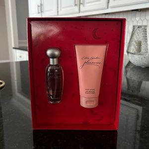 Estée Lauder pleasures